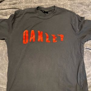Oakley t shirt